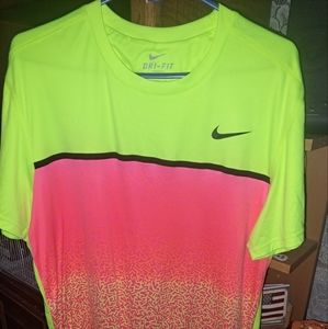 Nike Mens Dri Fit Shirt Size Men XL Short Sleeve Tee Shorts Activewear> Reduced!